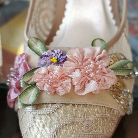 BEVERLEY FELDMAN SHOES - Picture 3 of 5